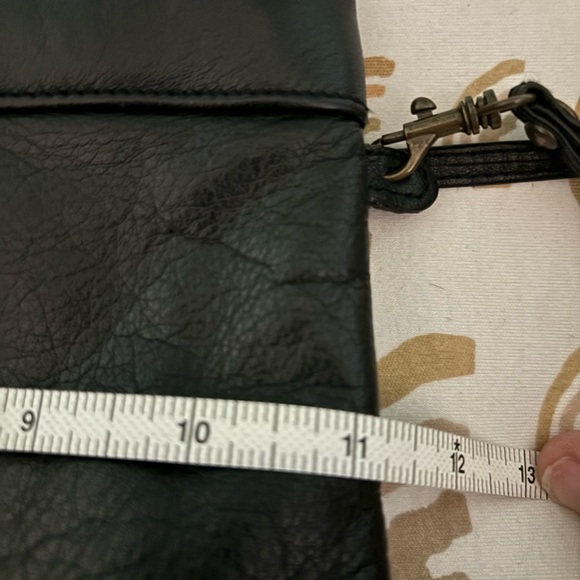 Aigner Vintage Dark Navy Clutch with Shoulder‎ Strap Medallion Womens Handbag - Picture 7 of 8